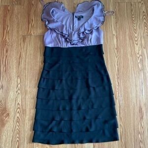 S. L. fashions woman’s after five dress. Black/violet. Size 6.